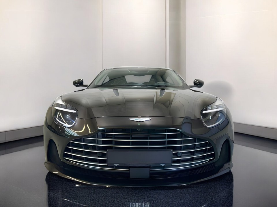 Aston Martin DB12 (2)
