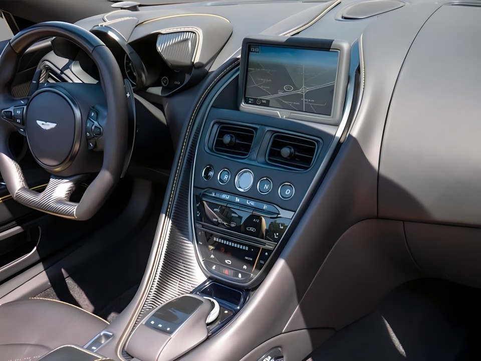 Aston Martin DBS Volante - foto 7