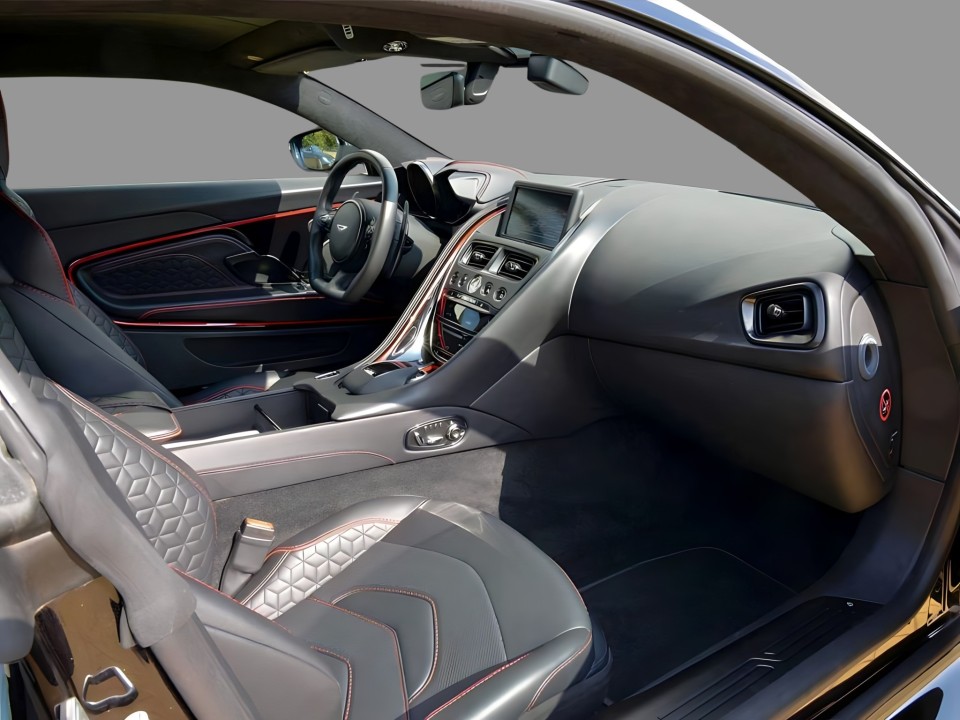 Aston Martin DBS V12 Coupe - foto 6