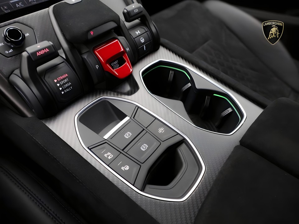 Lamborghini URUS - foto 14