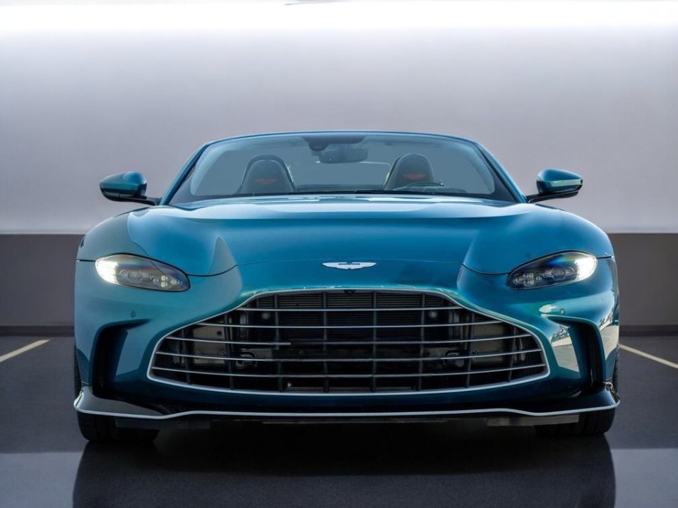 Aston Martin Vantage V12 Roadster (2)