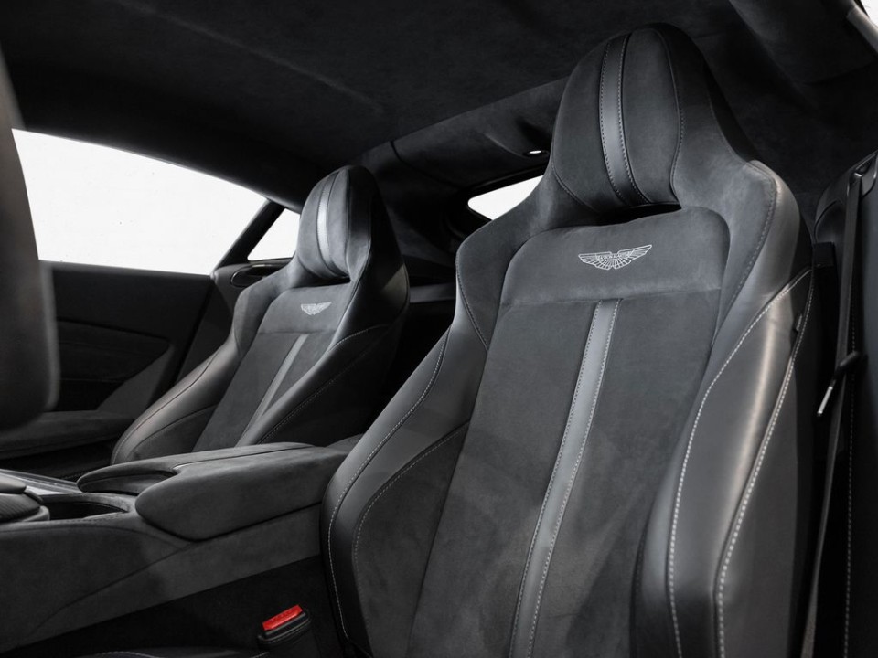 Aston Martin Vantage V8 F1 Coupe - foto 6