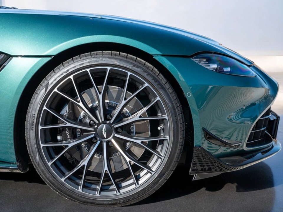 Aston Martin Vantage V8 F1 Edition - foto 12