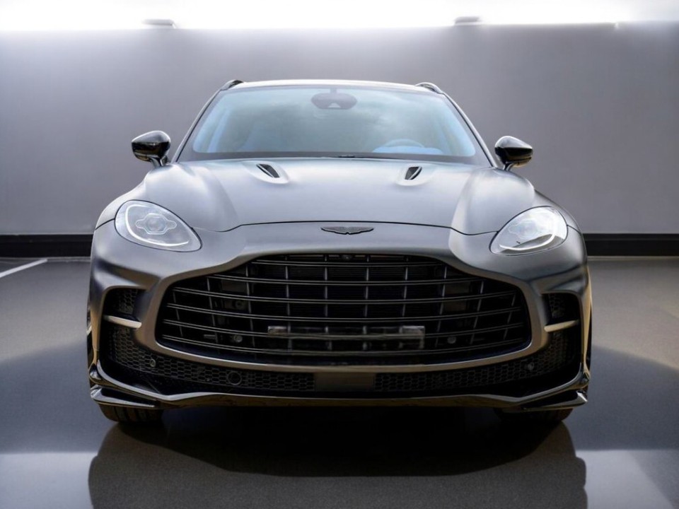 Aston Martin DBX 707 (2)