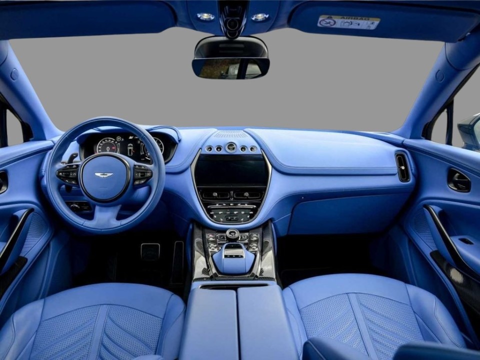 Aston Martin DBX 707 (5)