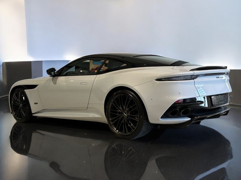 Aston Martin DBS Superleggera (5)