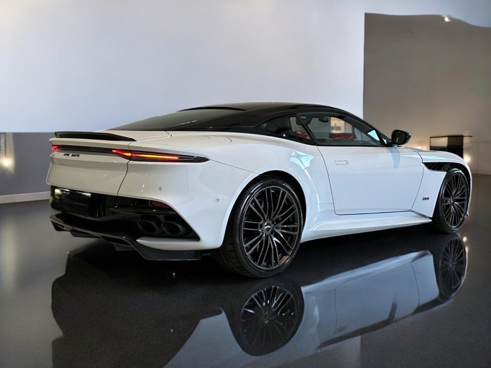 Aston Martin DBS Superleggera (3)