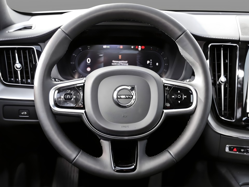 Volvo XC 60 Ultimate Dark AWD B5 (3)