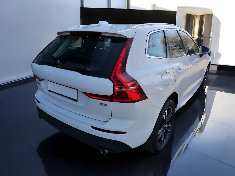 Volvo XC 60 Momentum Pro 2WD (2)