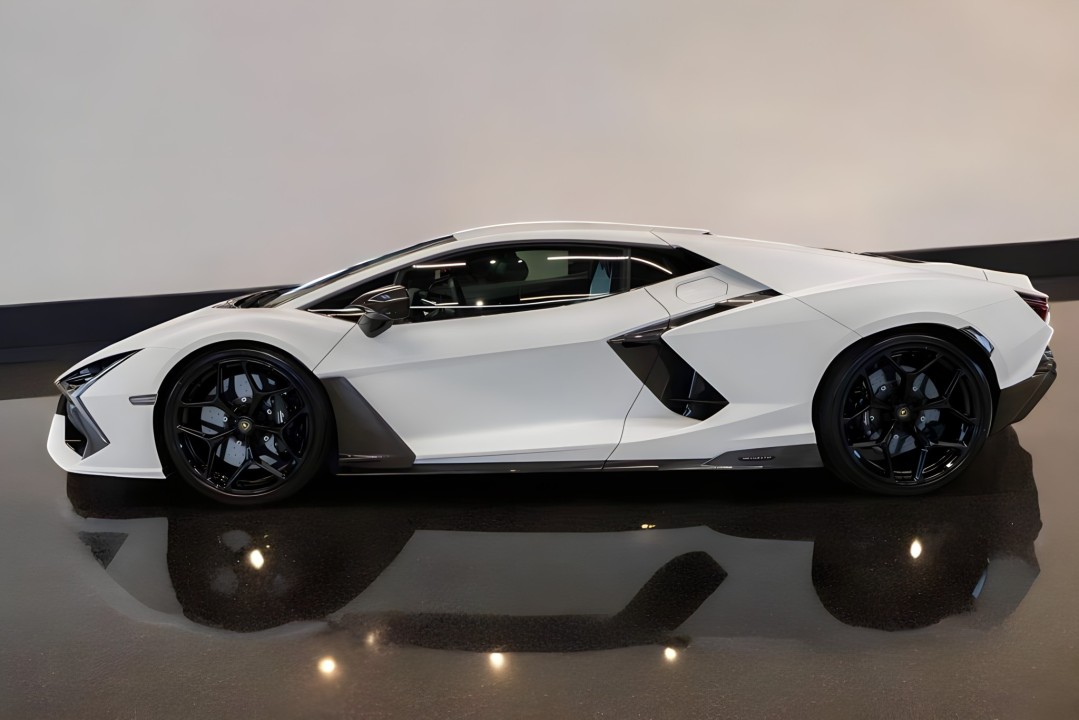 Lamborghini Revuelto (5)