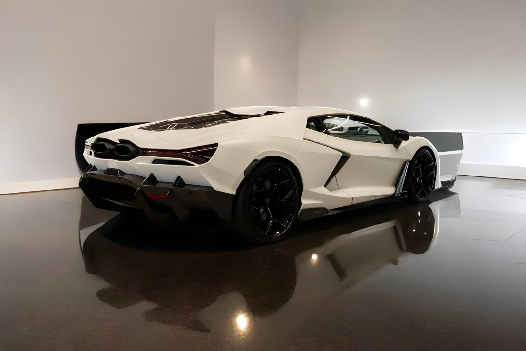 Lamborghini Revuelto (2)