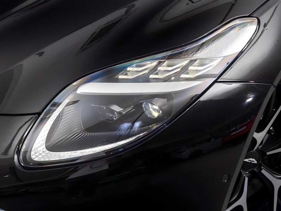 Aston Martin DB12 Volante - foto 16