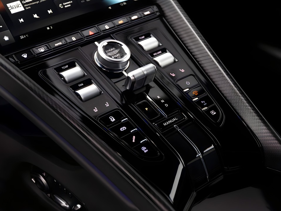 Aston Martin DB12 Volante - foto 12