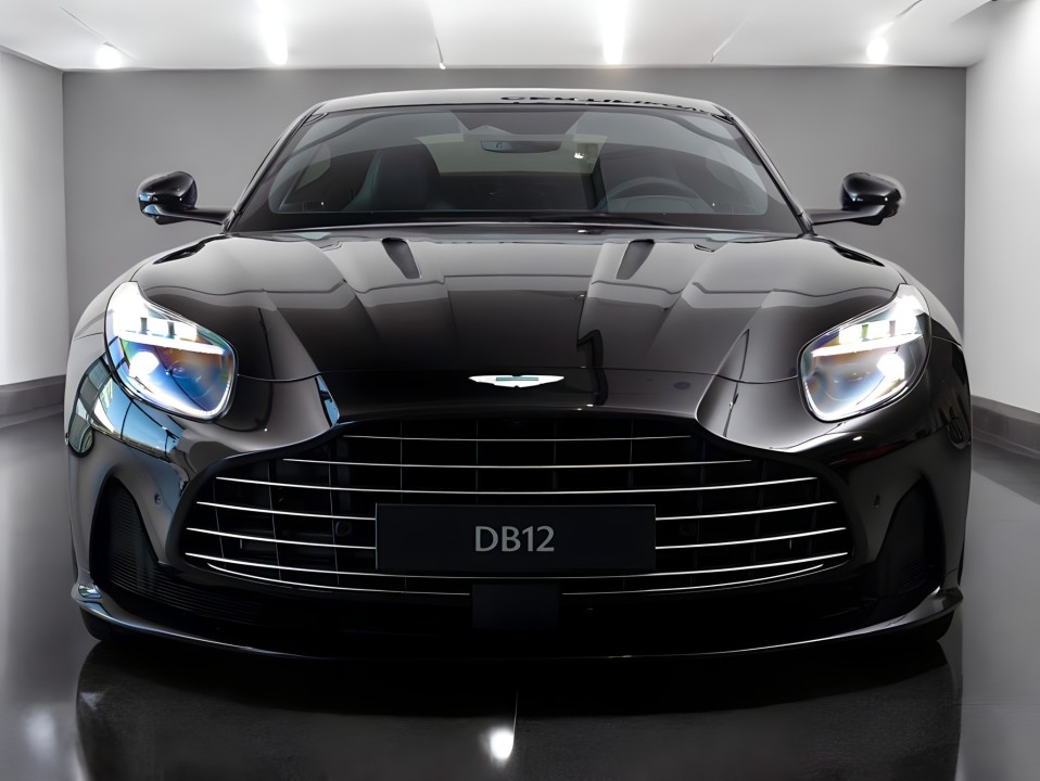 Aston Martin DB12 Volante (2)