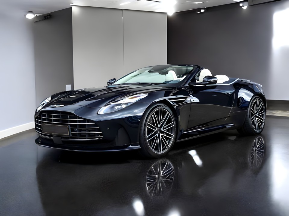 Aston Martin DB12 Volante (2)