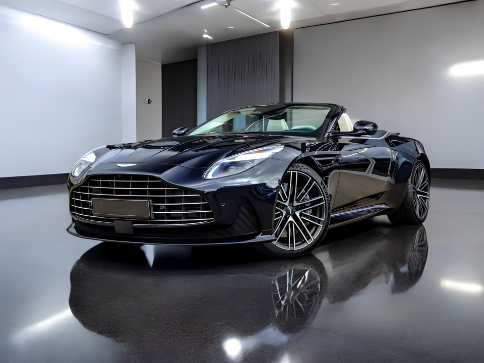 Aston Martin DB12 Volante (3)