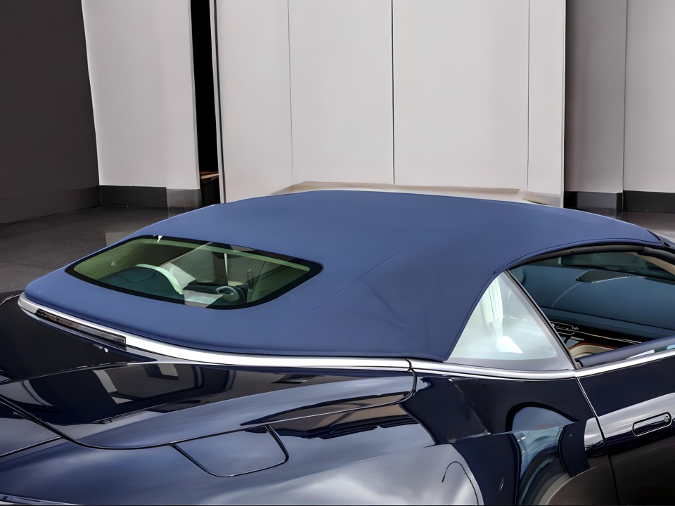 Aston Martin DB12 Volante (5)