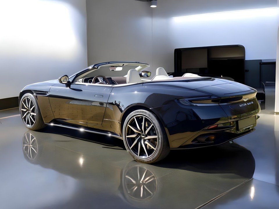 Aston Martin DB11 (3)