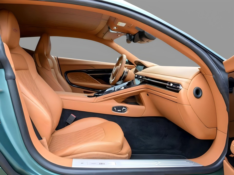 Aston Martin DB12 Coupe (5)