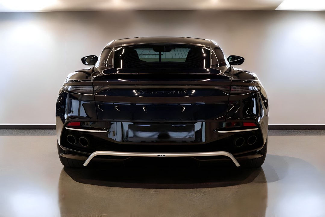 Aston Martin DBS 770 - foto 17