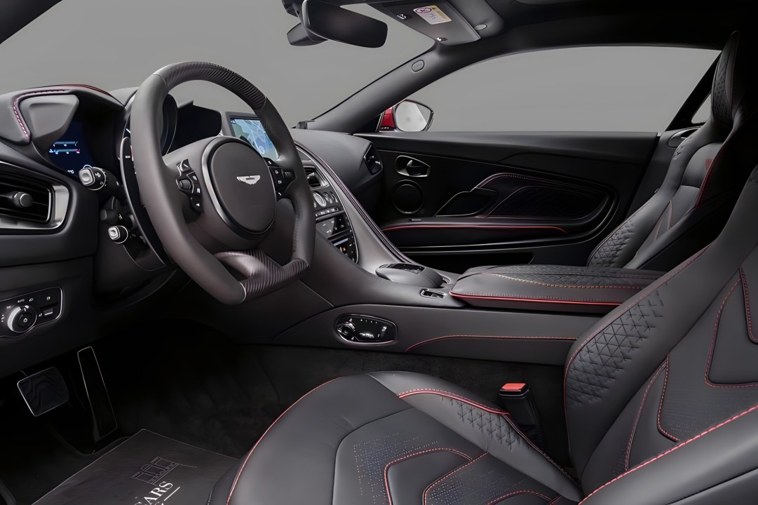 Aston Martin DBS Coupe - foto 7