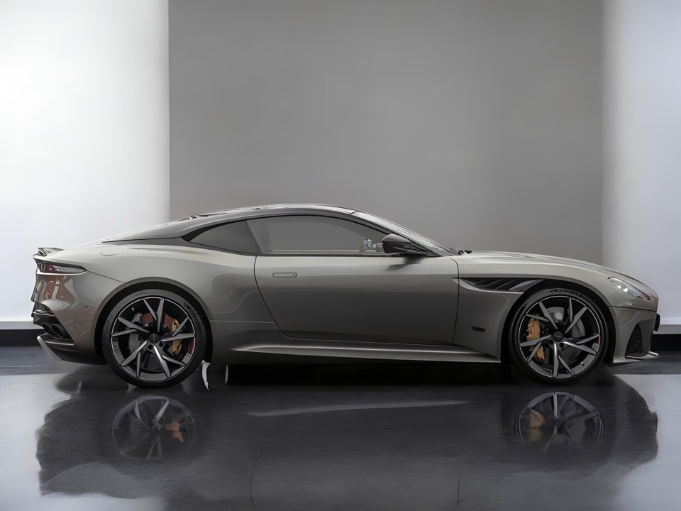 Aston Martin DBS (3)