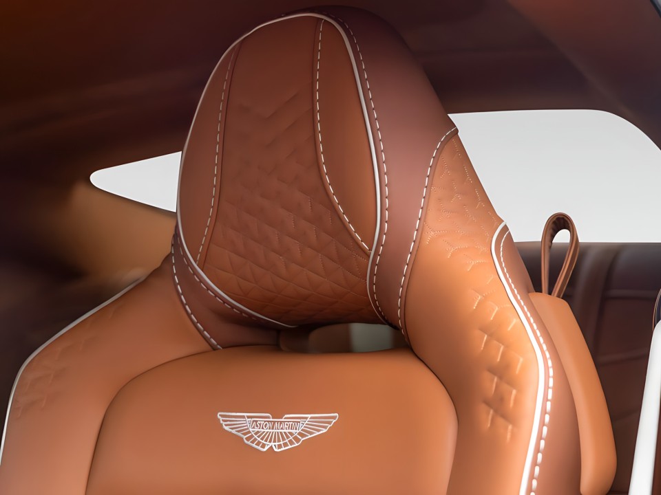 Aston Martin DBS - foto 16