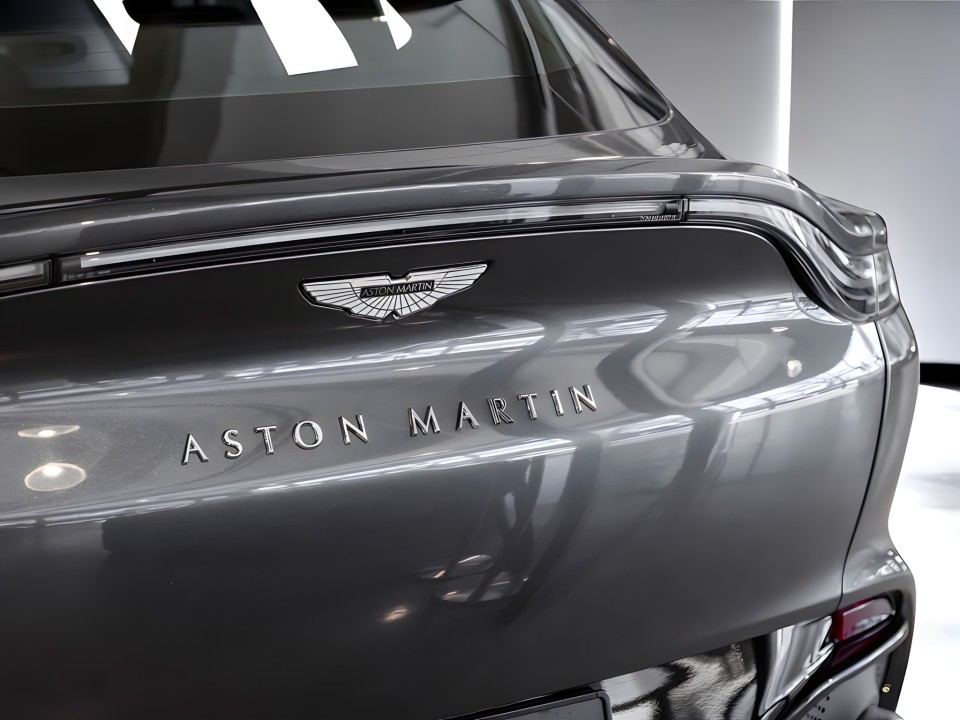 Aston Martin DBX - foto 11