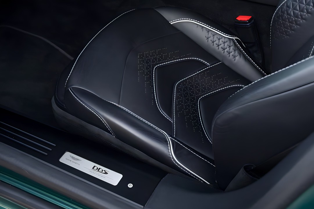 Aston Martin DBS Superleggera - foto 12