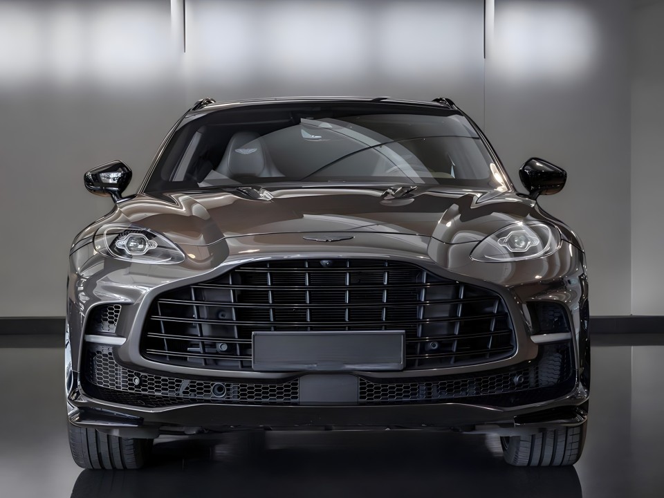 Aston Martin DBX 707 (2)