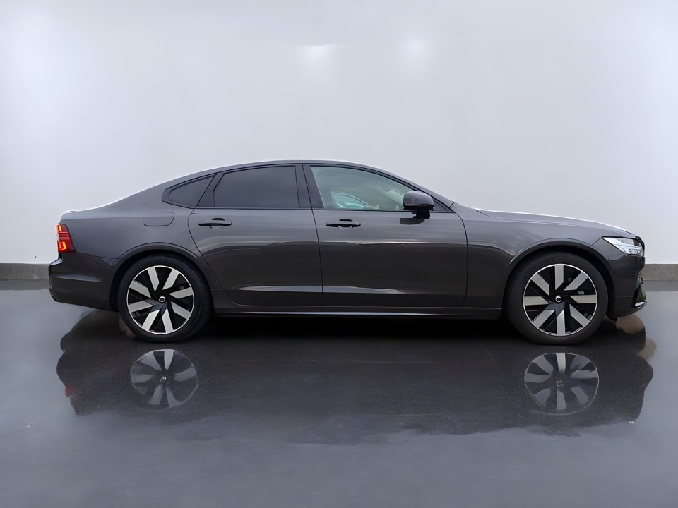 Volvo S90 T8 Recharge AWD Plus Dark (3)