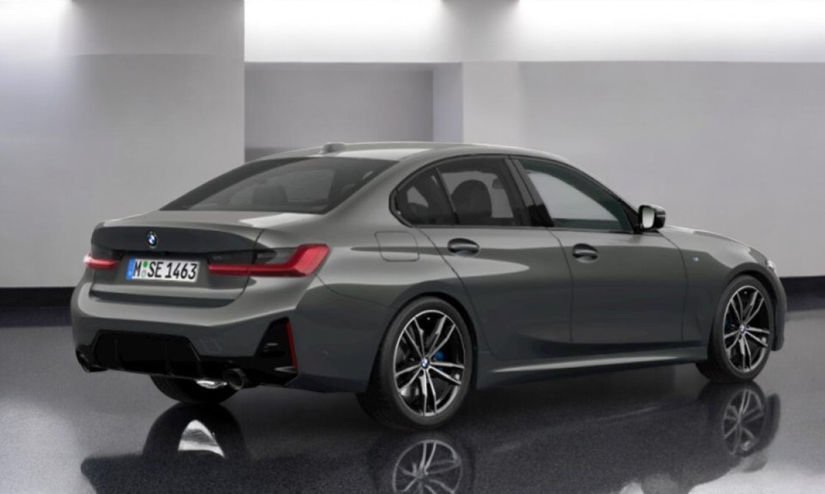 BMW Seria 3 330i xDrive M-Sport (2)