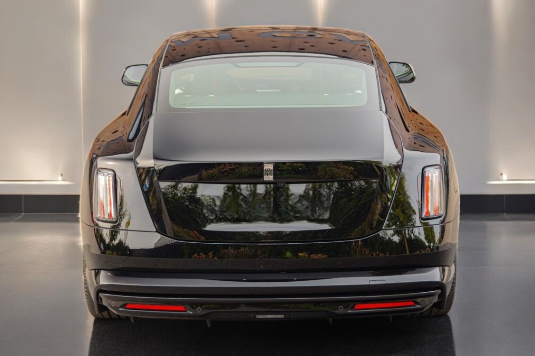 Rolls-Royce Spectre (4)