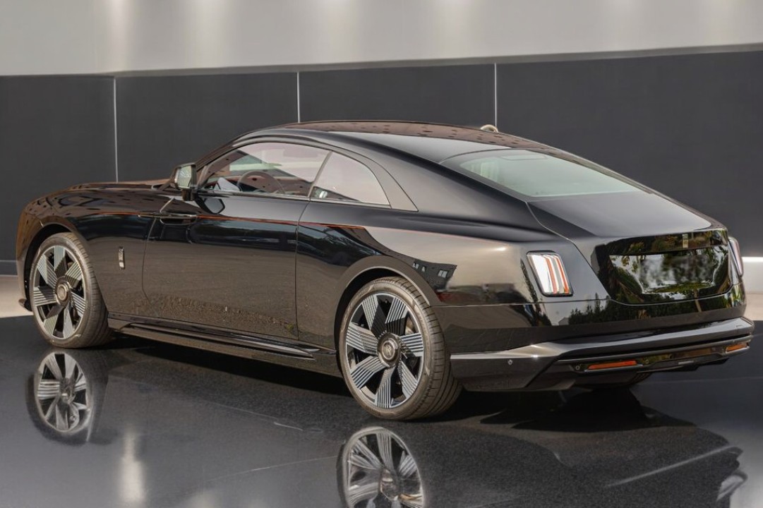 Rolls-Royce Spectre (5)