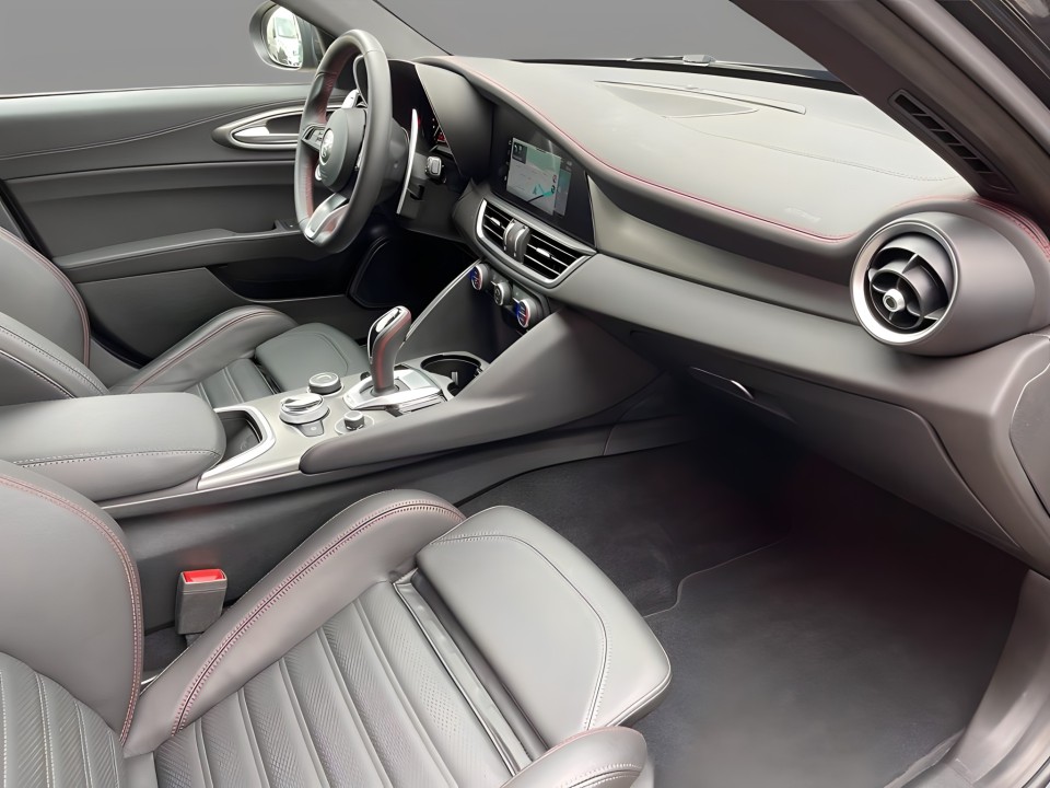 Alfa Romeo Giulia Q4 - foto 10