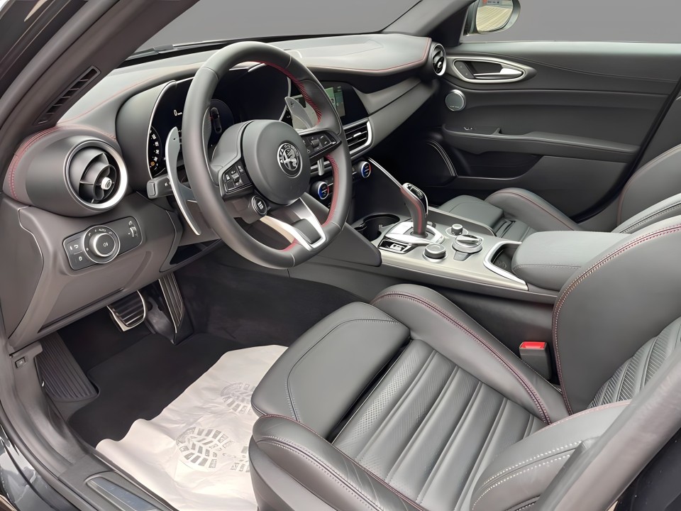 Alfa Romeo Giulia Q4 - foto 9