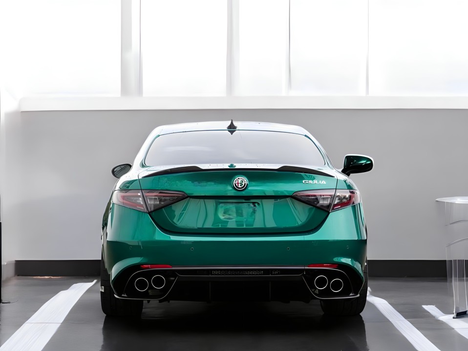 Alfa Romeo Giulia V6 (3)