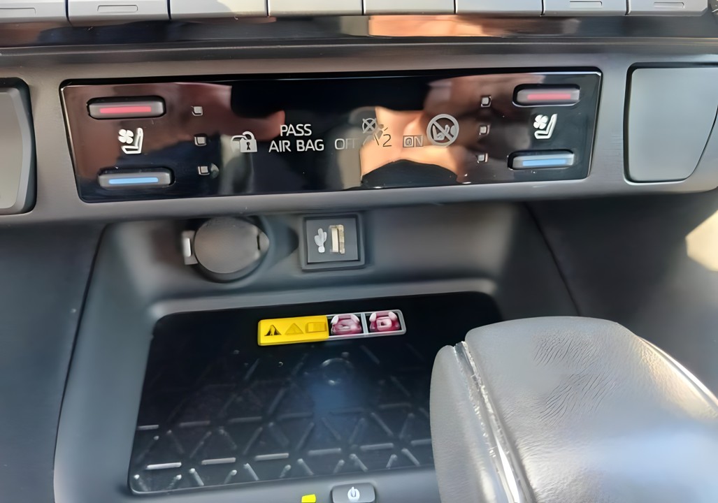 Toyota RAV4 2.5 Hybrid Luxury Premium - foto 18