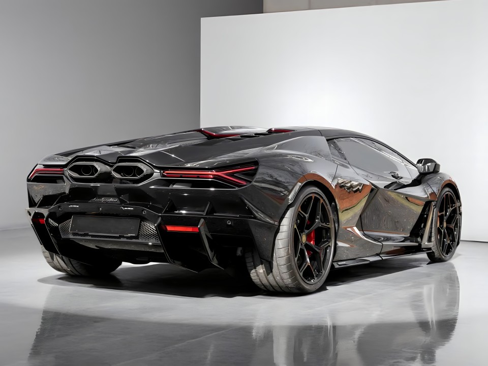 Lamborghini Revuelto (4)