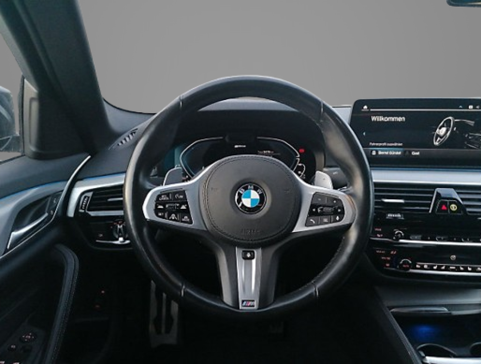 BMW Seria 5 530E - foto 8
