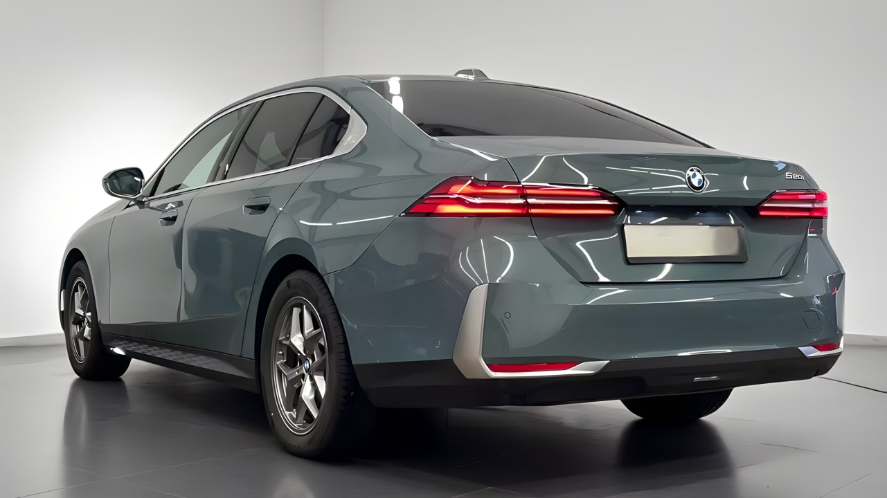 BMW Seria 5 520I (3)