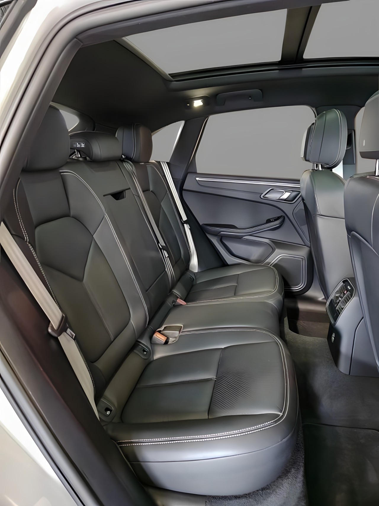 Porsche Macan T - foto 11