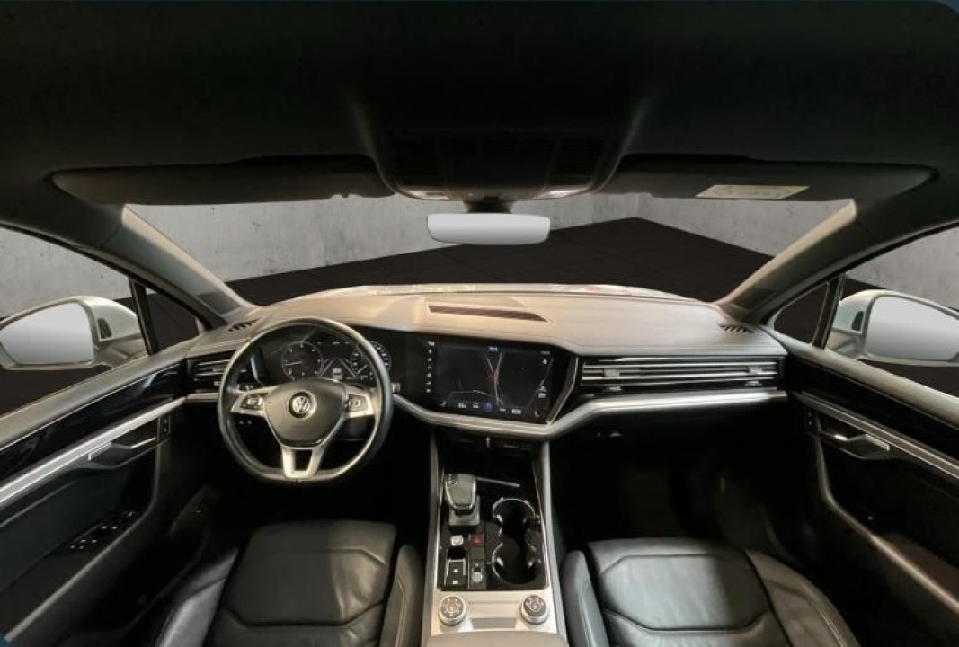 Volkswagen Touareg V6 TDI R-Line (5)