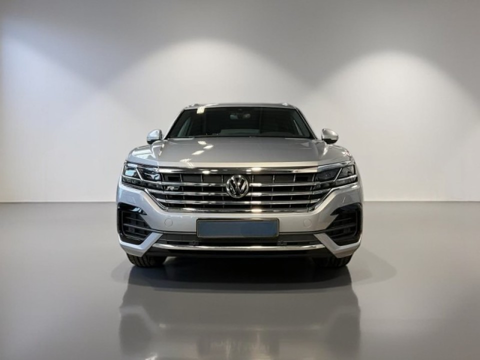 Volkswagen Touareg V6 TDI R-Line (2)