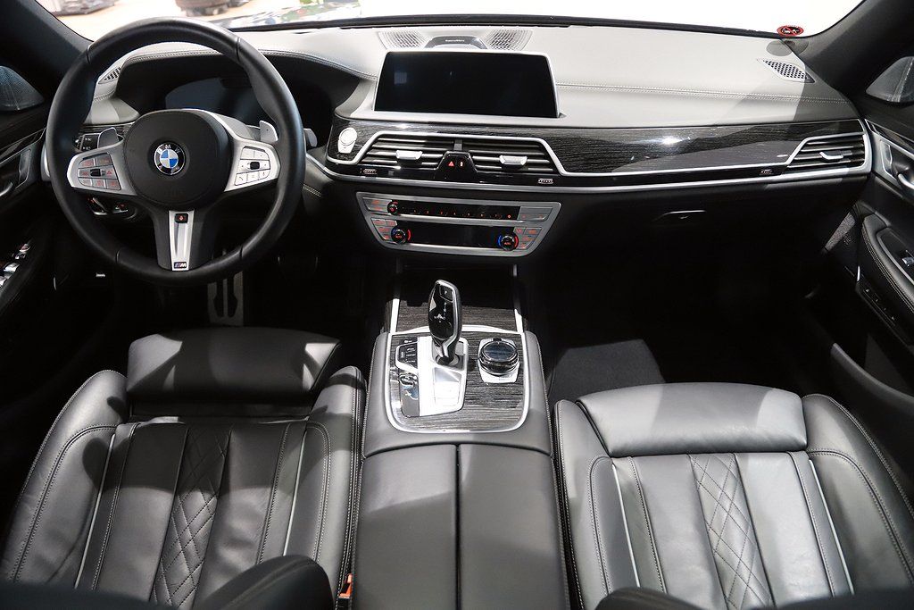 BMW Seria 7 750 Ld xDrive M-Sport (5)