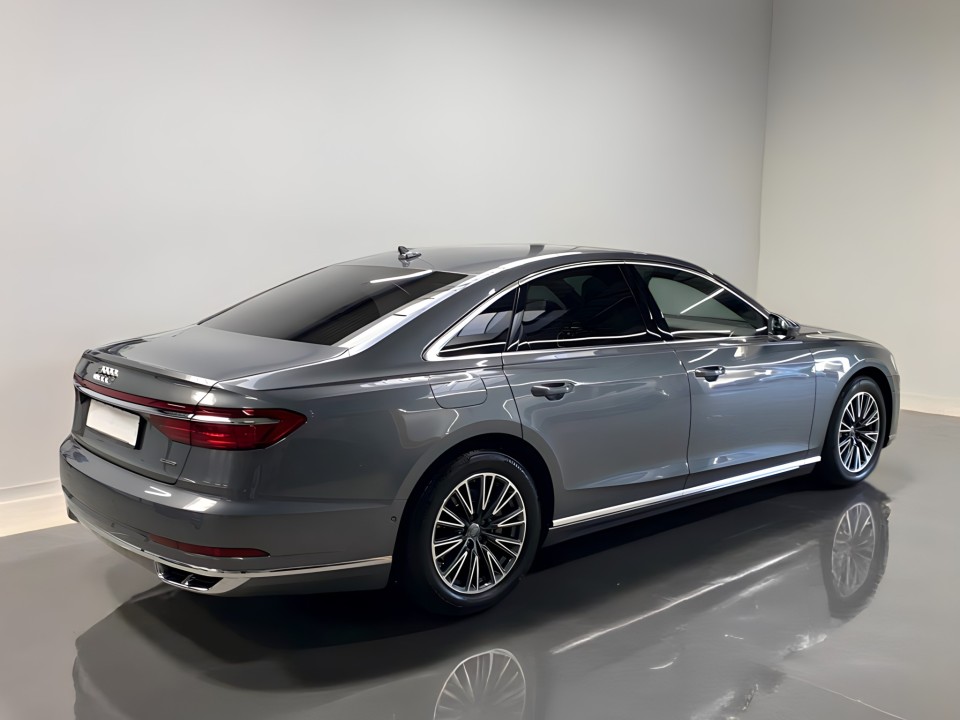 Audi A8 50 TDI quattro (2)