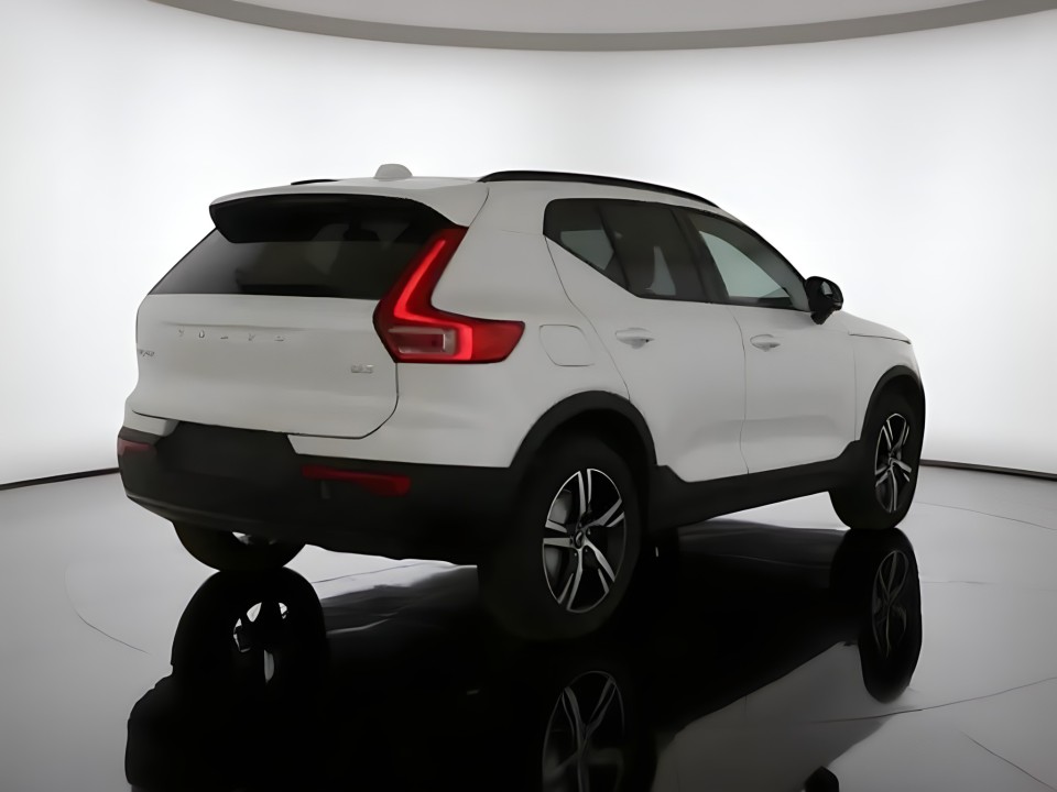Volvo XC 40 B3 (2)