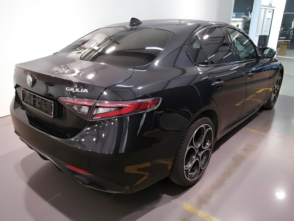 Alfa Romeo Giulia (2)