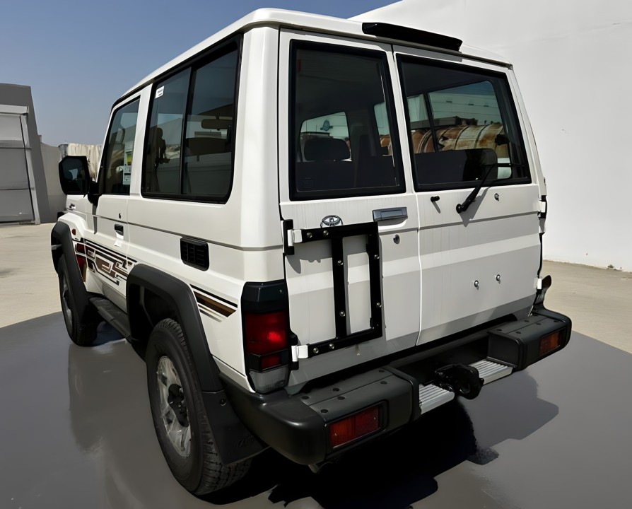 Toyota Land Cruiser (2)