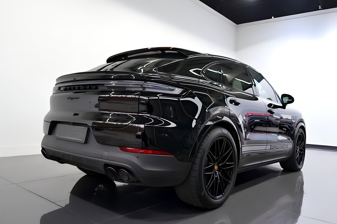 Porsche Cayenne Coupe - foto 8